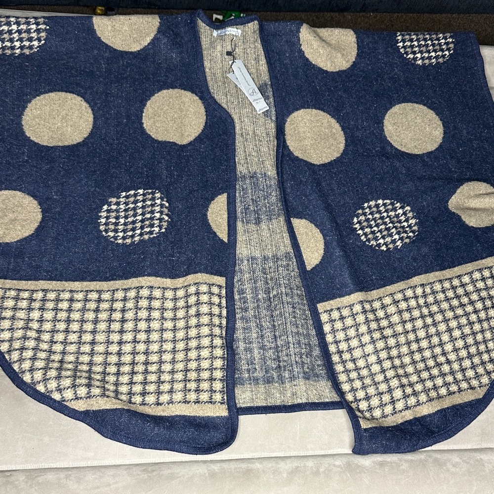 Arianna NWT‎ ONE SIZE Navy and Beige Polka Dot Cape